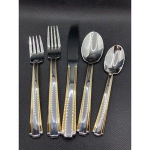 Oneida Golden Etage 5-Piece Place Setting with Gold Accents Heirloom Stainless